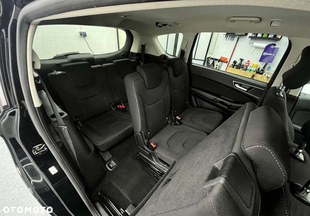 Ford S-Max - 22