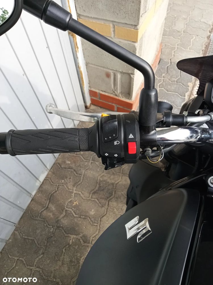 Suzuki Gladius - 8
