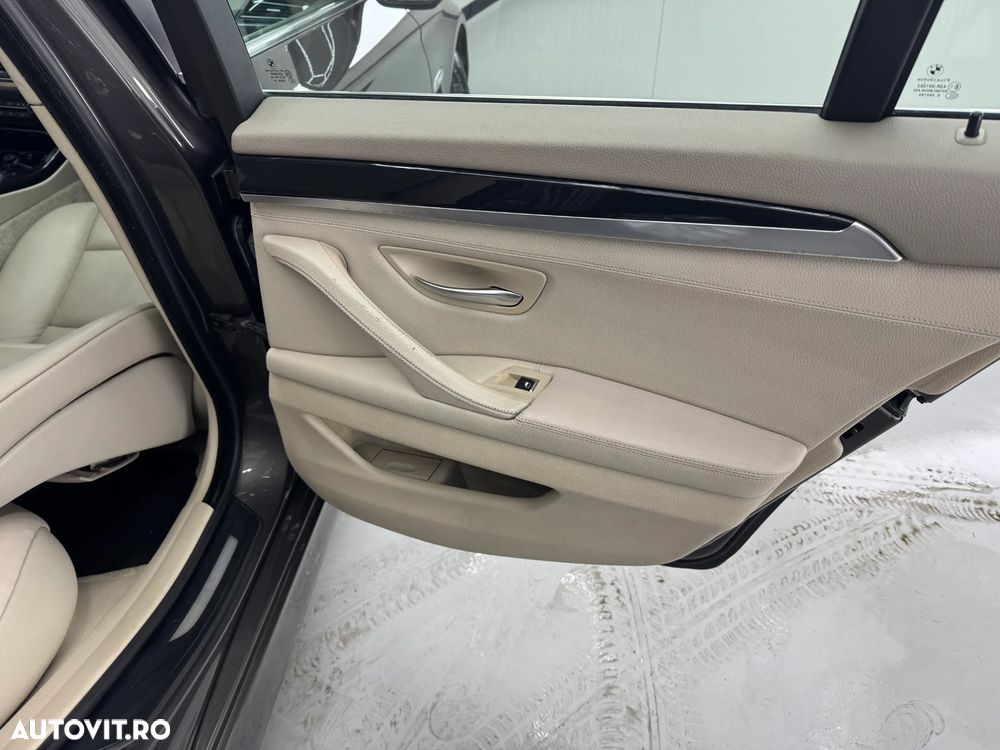 BMW Seria 5 520d Aut. - 17