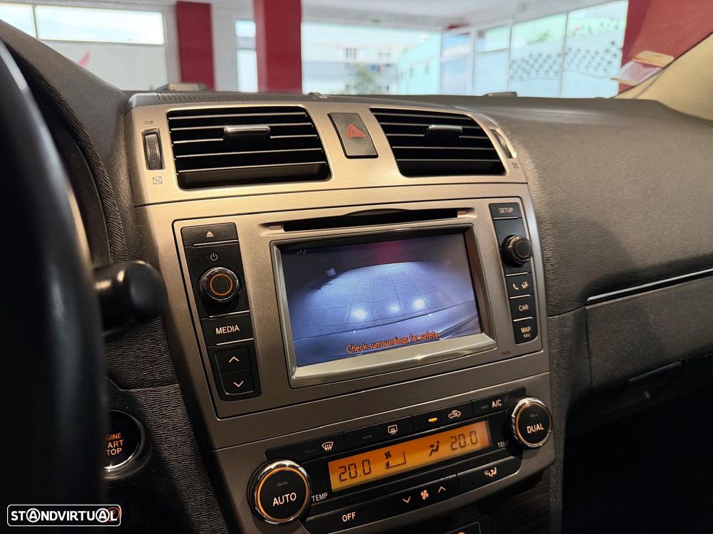 Toyota Avensis SW 2.0 D-4D Exclusive +GPS - 18