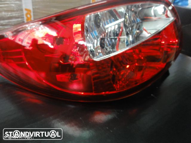 Farois / Farolins Peugeot 206 fundo vermelho cristal C/2 anos de garantia - 17