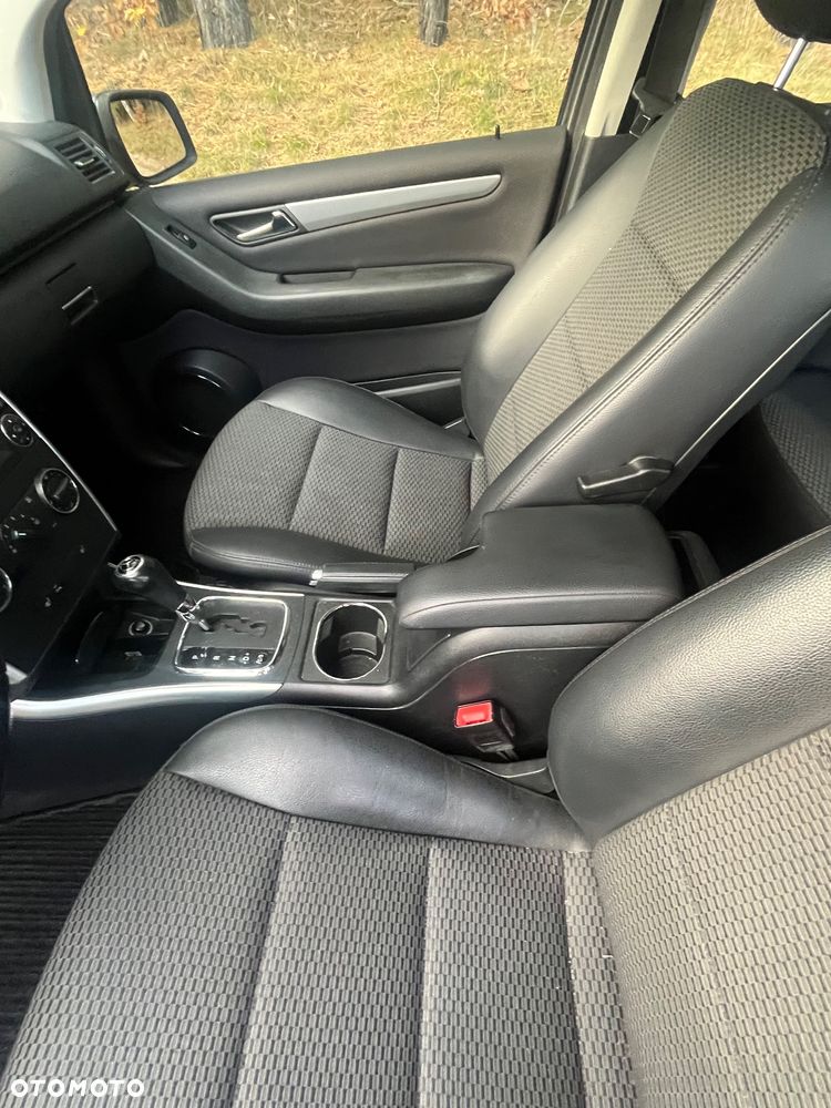 Mercedes-Benz Klasa A 180 CDI Autotronic Avantgarde - 9