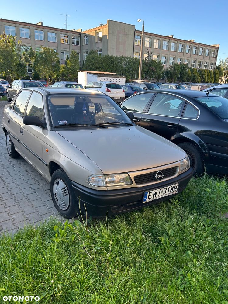 Opel Astra 1.4 GL - 1
