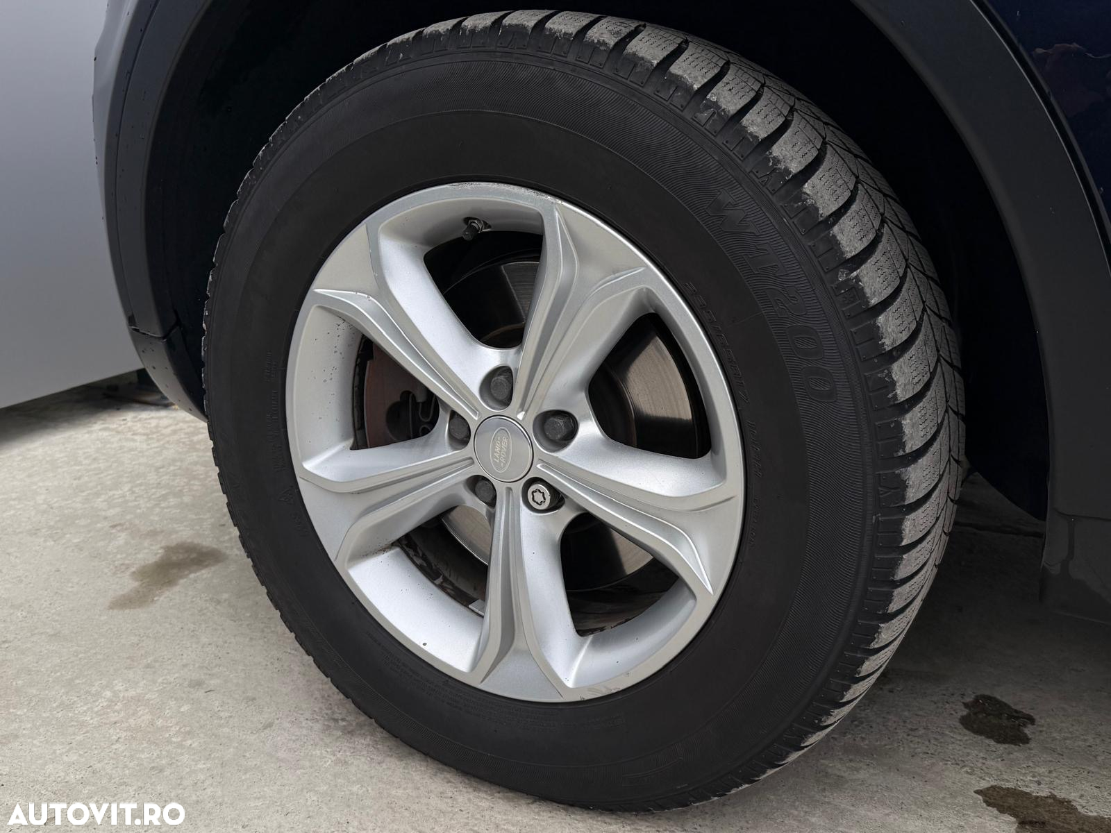 Land Rover Discovery Sport 2.0 l TD4 HSE Luxury Aut. - 16