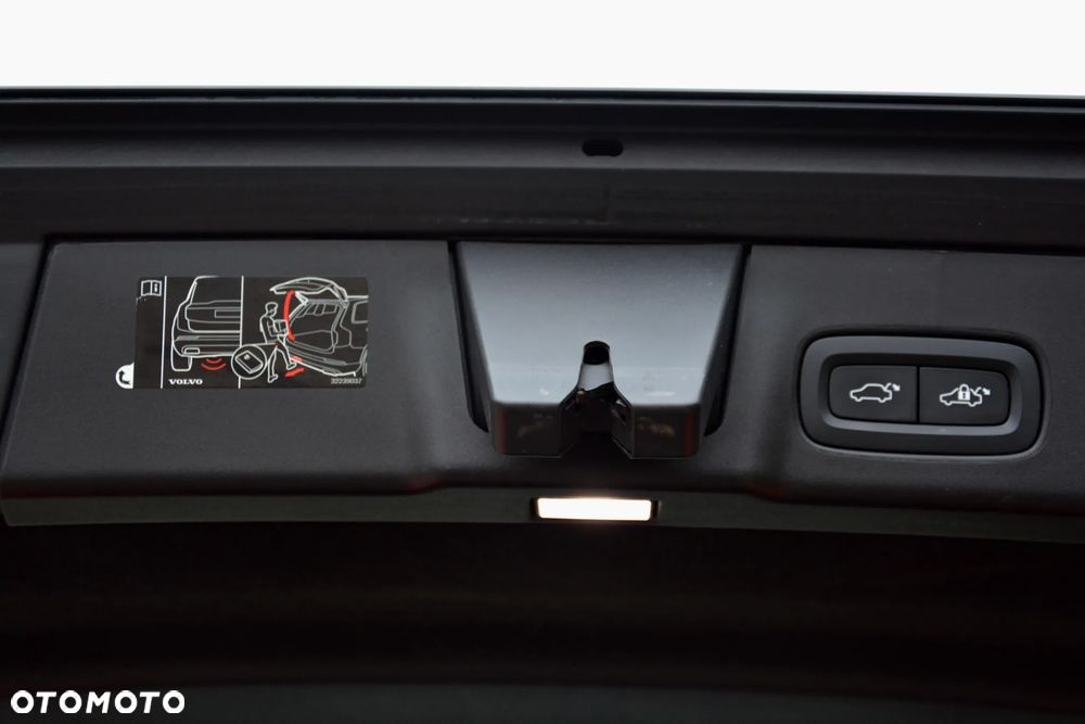 Volvo V90 Cross Country - 20