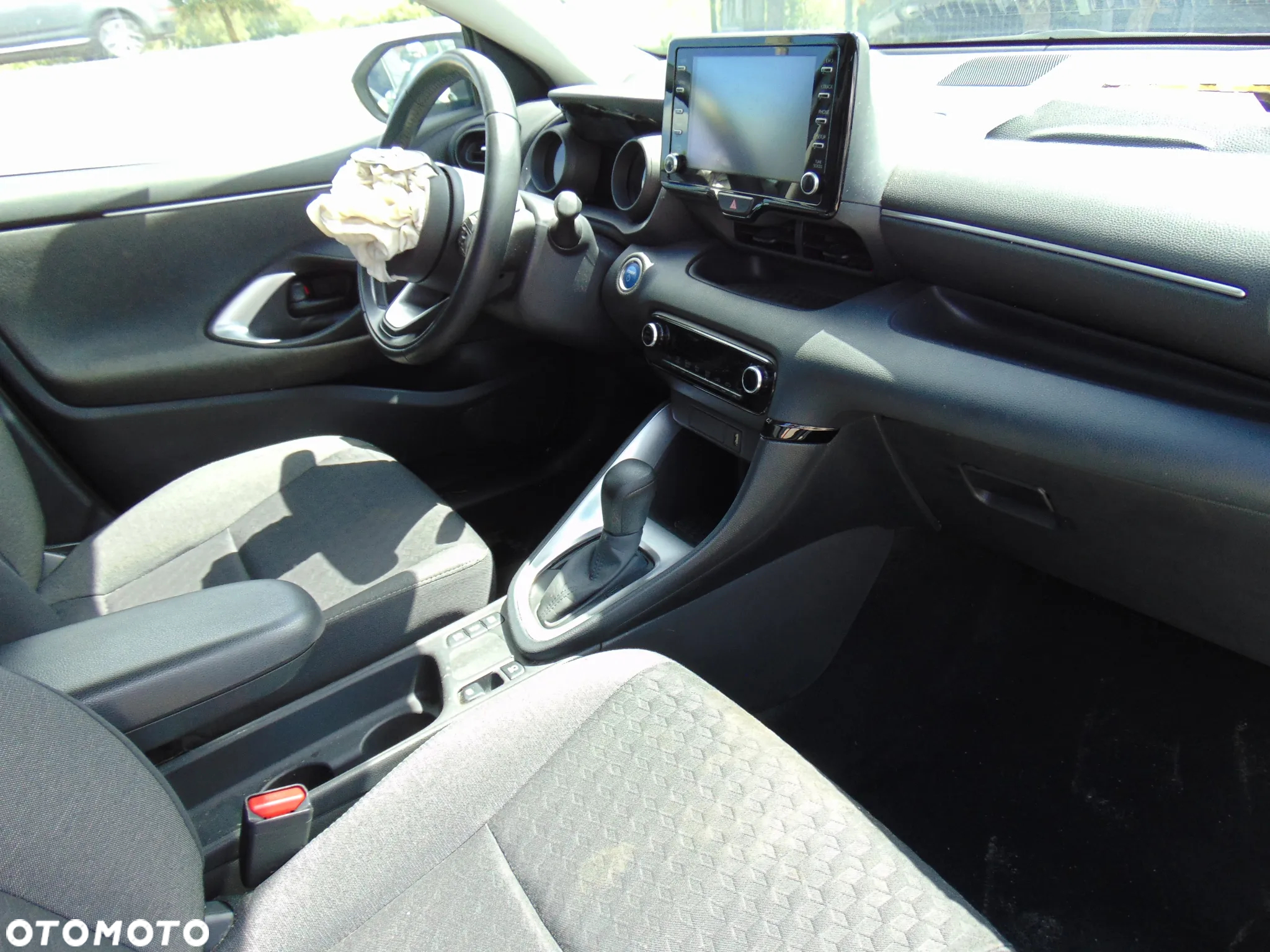 Toyota Yaris Hybrid 1.5 VVT-i - 5