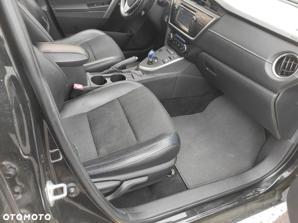 Toyota Auris 1.8 Travel - 32
