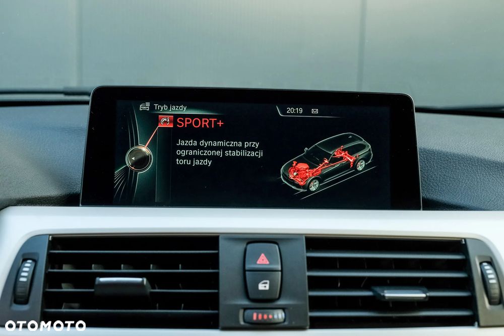 BMW Seria 3 320d Sport Line - 33