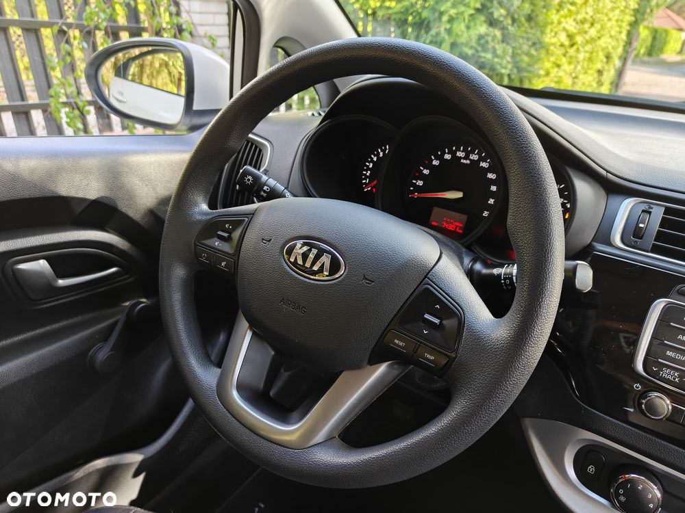 Kia Rio - 5