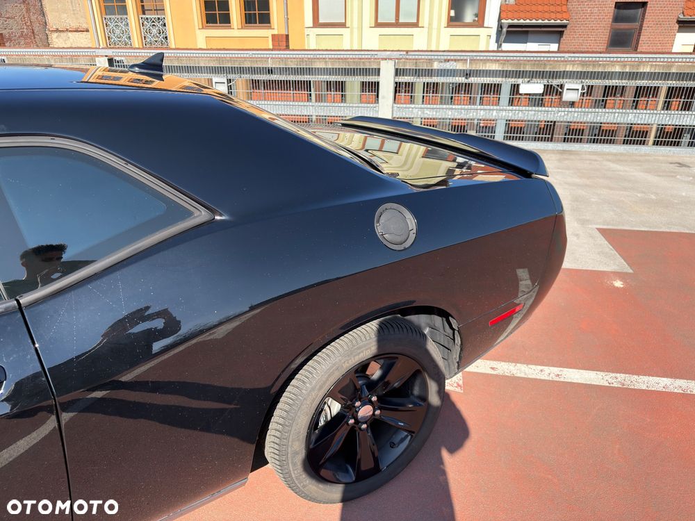 Dodge Challenger - 21