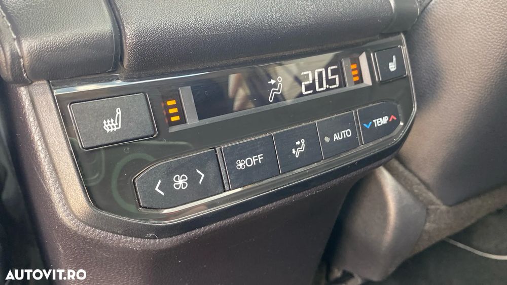 Toyota Highlander 2.5 L Hybrid Dynamic Force 248CP Luxury Pearly - 23