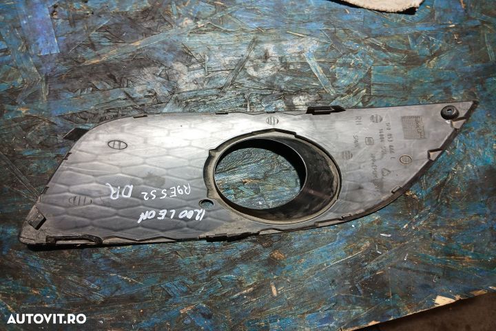 Grila proiector dreapta 1P0853666E 1P0853666E Seat Leon 2 1P [facelif - 2