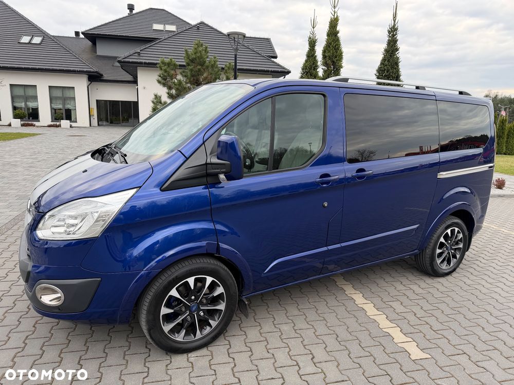 Ford Tourneo Custom - 1