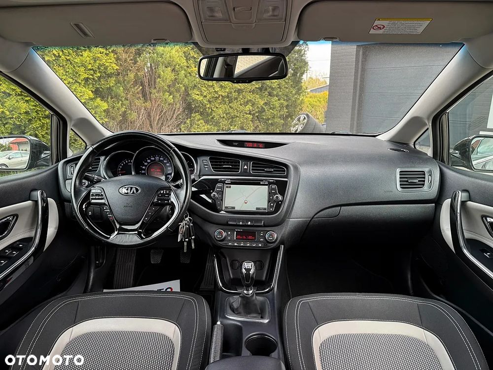 Kia Ceed 1.6 GDI Platinum Edition - 30