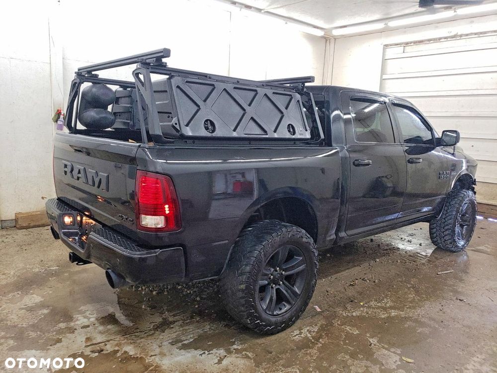 Dodge RAM 5.7 4x4 - 3