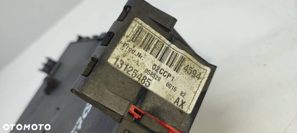 SKRZYNKA BEZPIECZNIKÓW OPEL VECTRA C 13125485 - 2