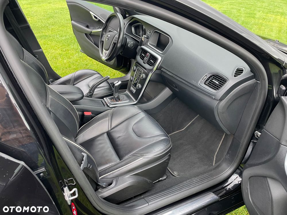 Volvo V40 D2 Drive-E R-Design Kinetic - 12