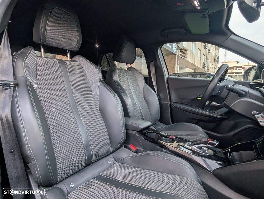 Peugeot e-2008 GT Pack - 12