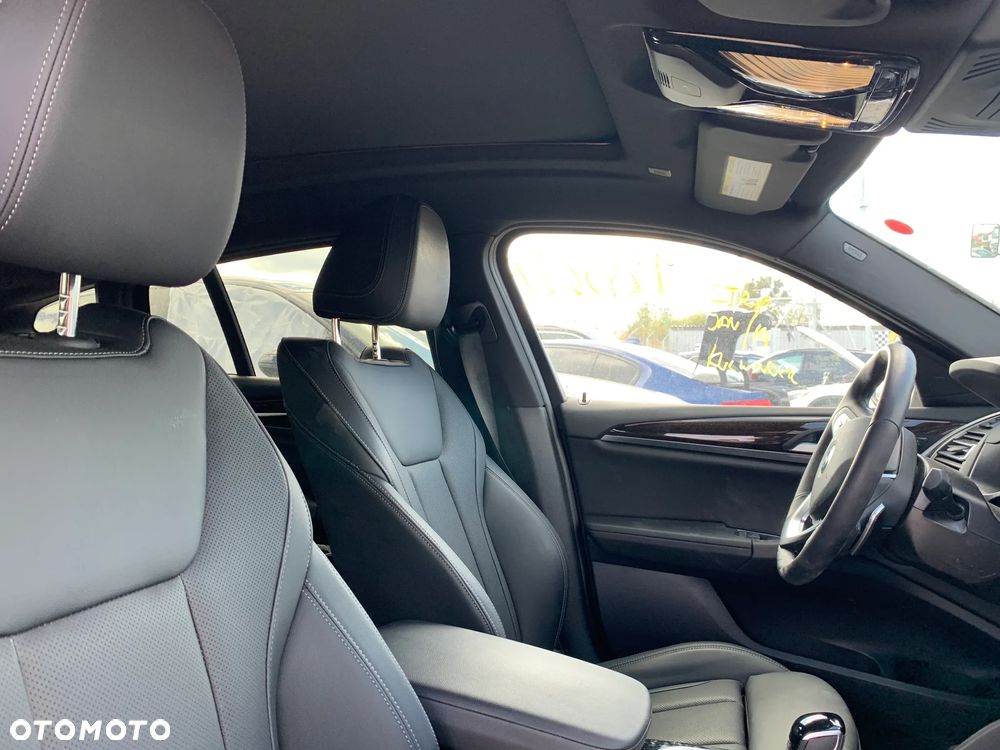 BMW X4 xDrive30i Advantage - 11