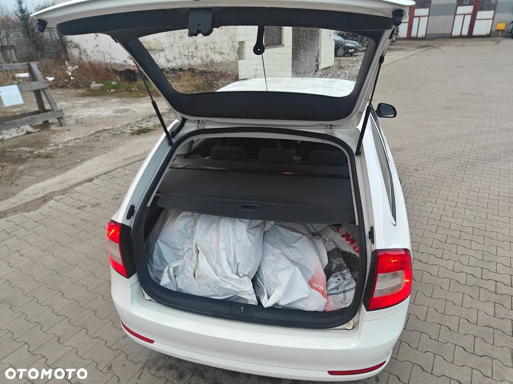 Skoda Octavia 1.6 TDI DPF Ambition - 9