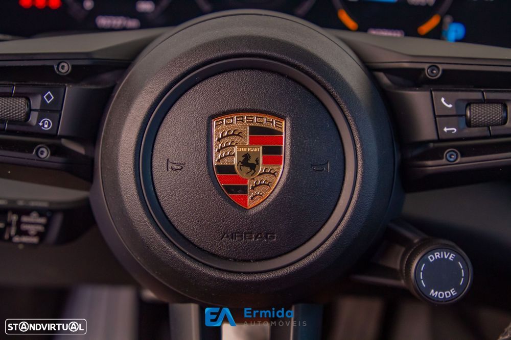 Porsche Taycan - 51
