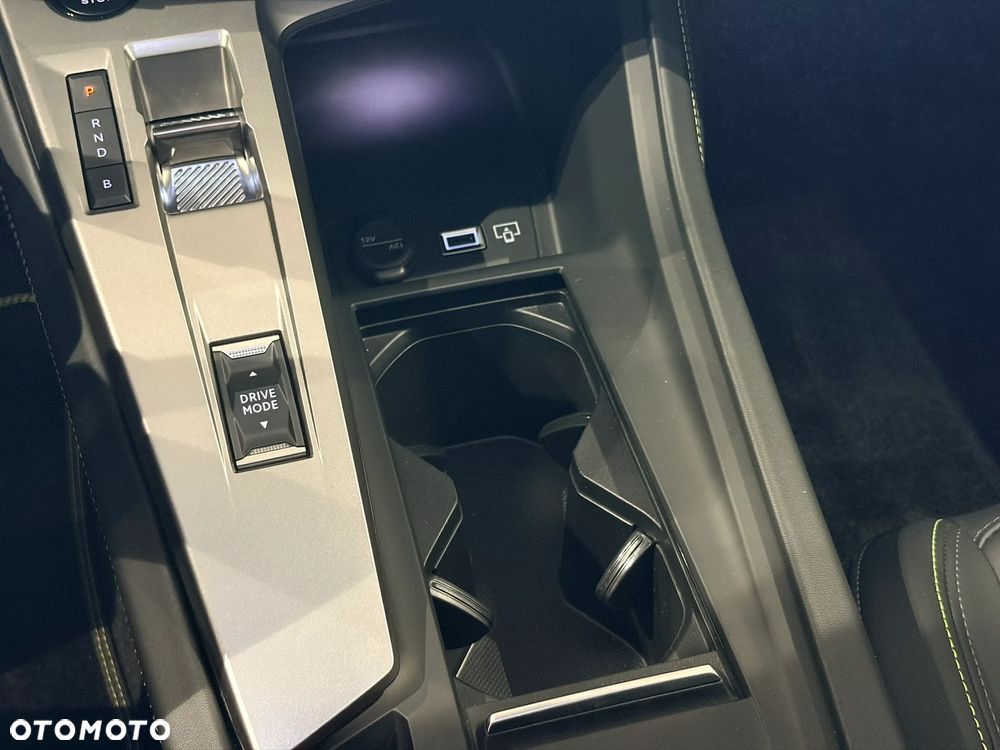 Peugeot 408 1.6 Plug-in Hybrid 240 GT Exclusive e-DCS7 - 36