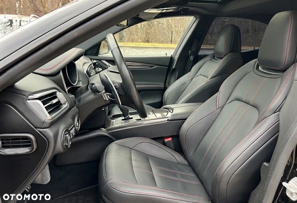 Maserati Ghibli - 11