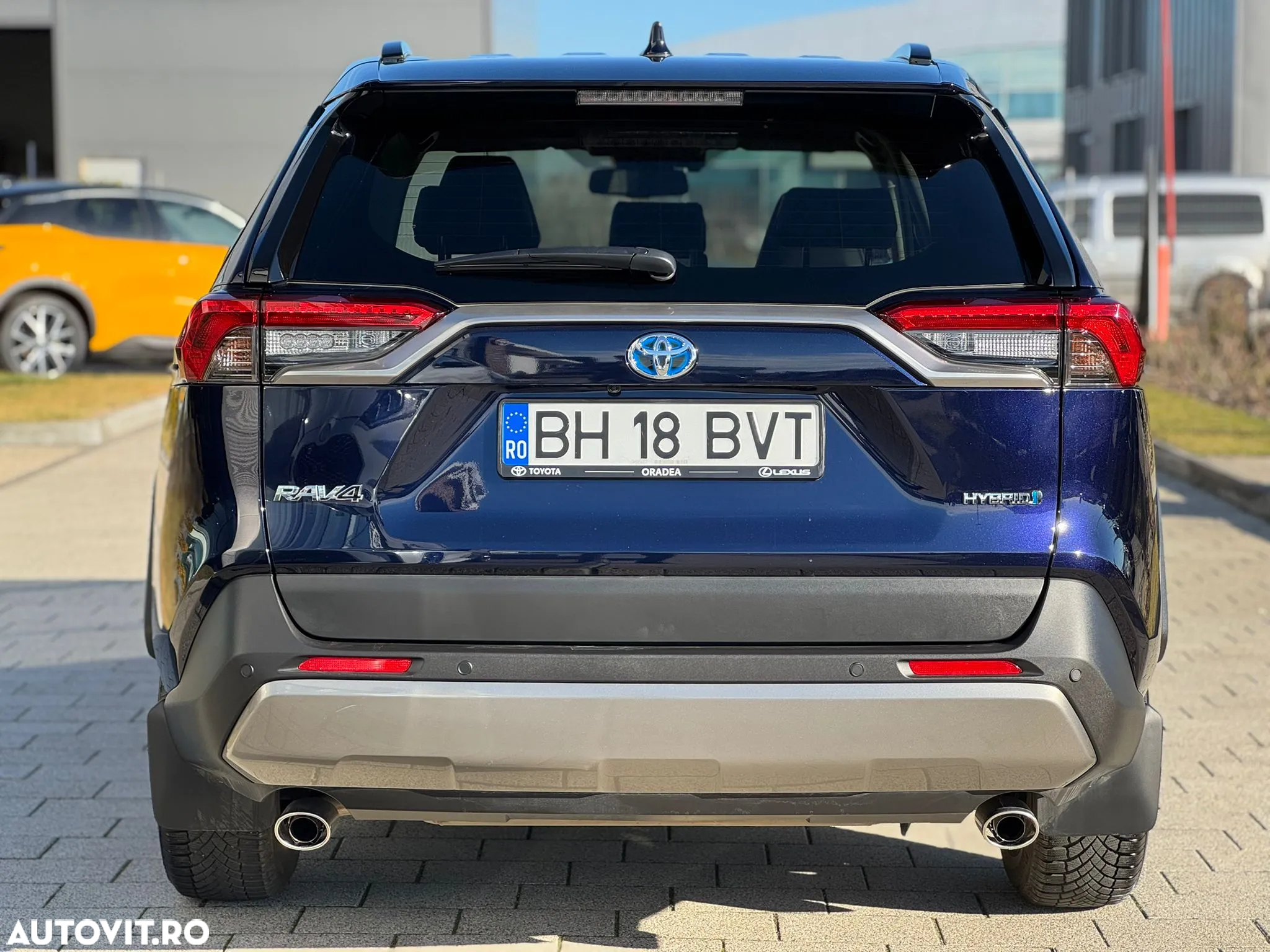 Toyota RAV4 2.5 Hybrid VVT-iE 4x4 Luxury - 4