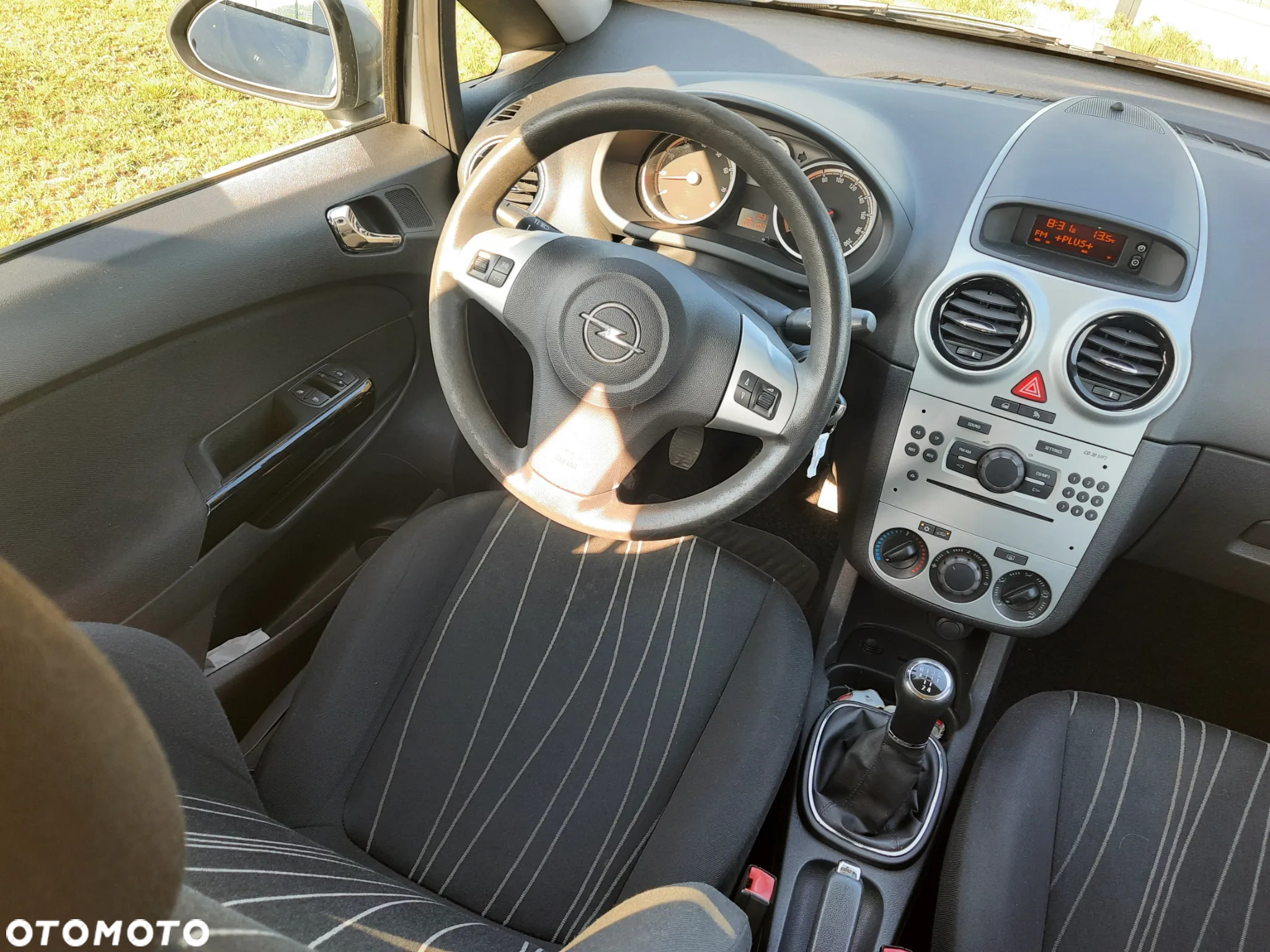 Opel Corsa 1.2 16V Edition - 8
