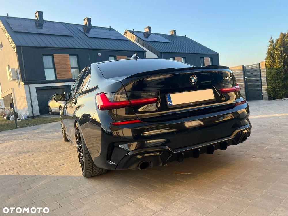BMW Seria 3 330e M Sport sport - 17