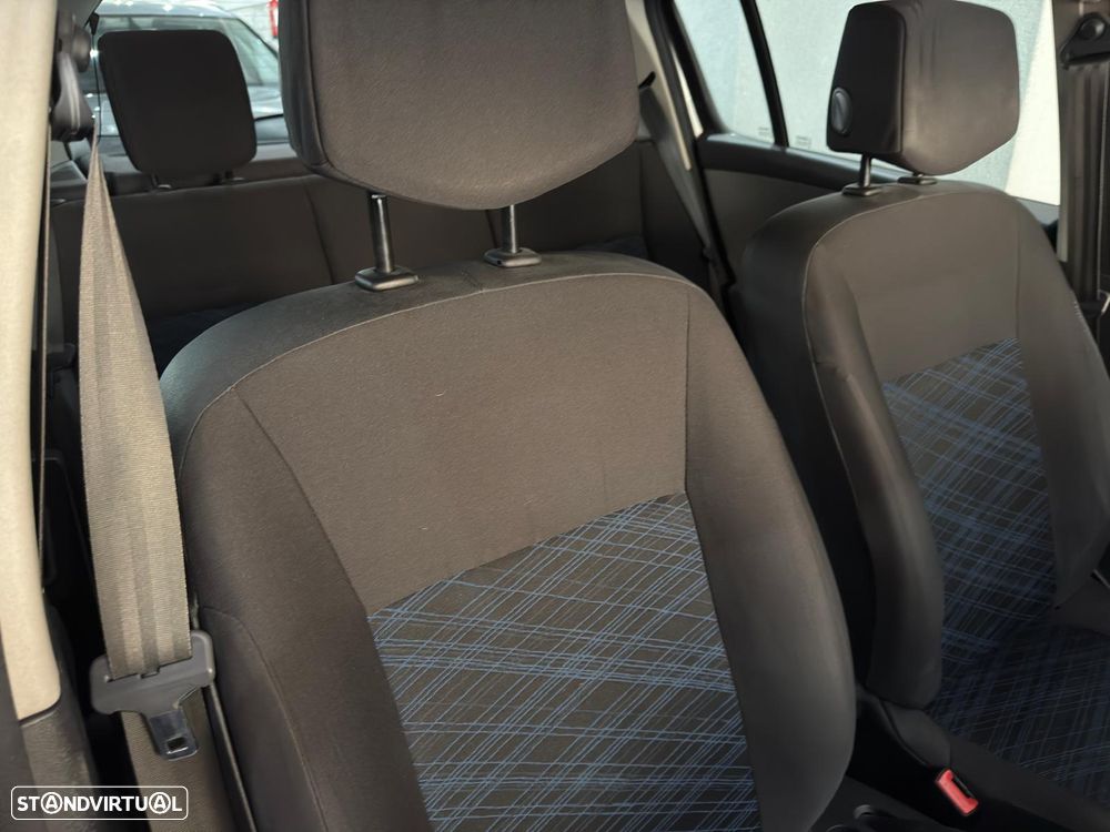 Renault Clio 1.2 16V Confort - 28