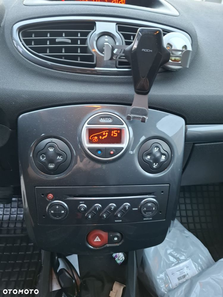 Renault Clio 1.2 16V 75 Dynamique - 10