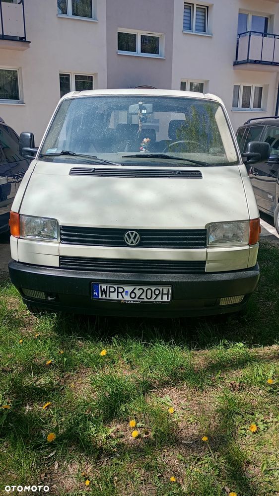 Volkswagen Caravelle - 3
