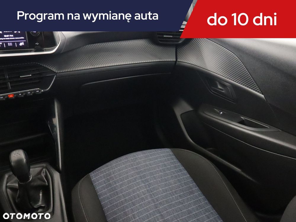 Peugeot 208 - 10