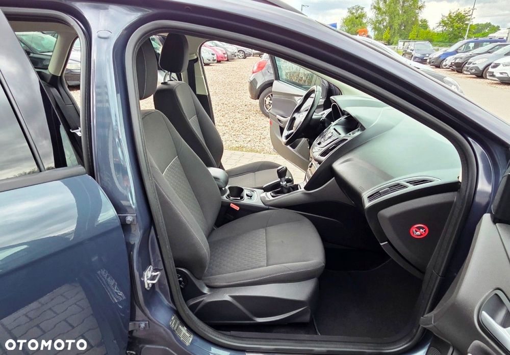 Ford Focus - 25
