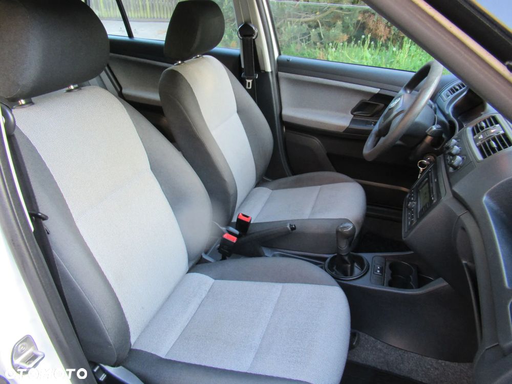 Skoda Fabia 1.2 HTP Classic - 23