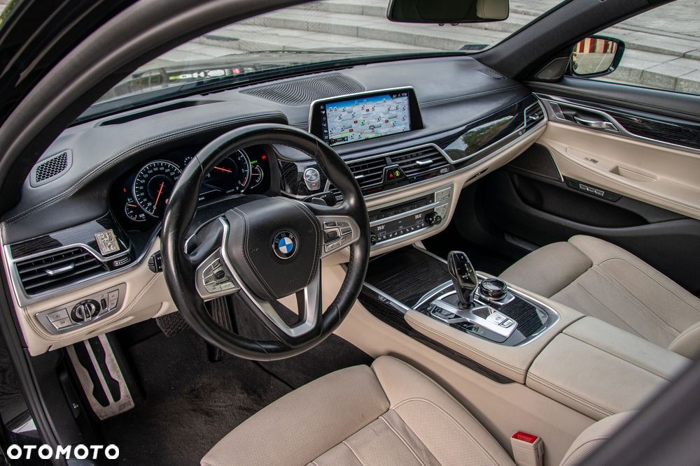 BMW Seria 7 740d xDrive - 17