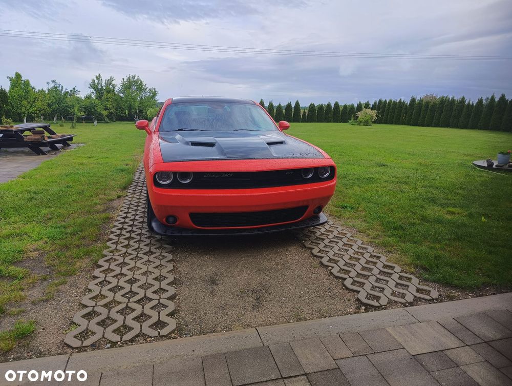 Dodge Challenger - 1
