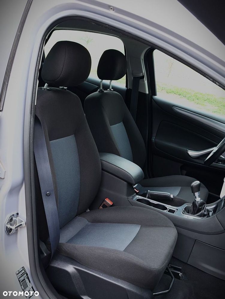 Ford Mondeo 2.0 TDCi ECOnetic Titanium - 23