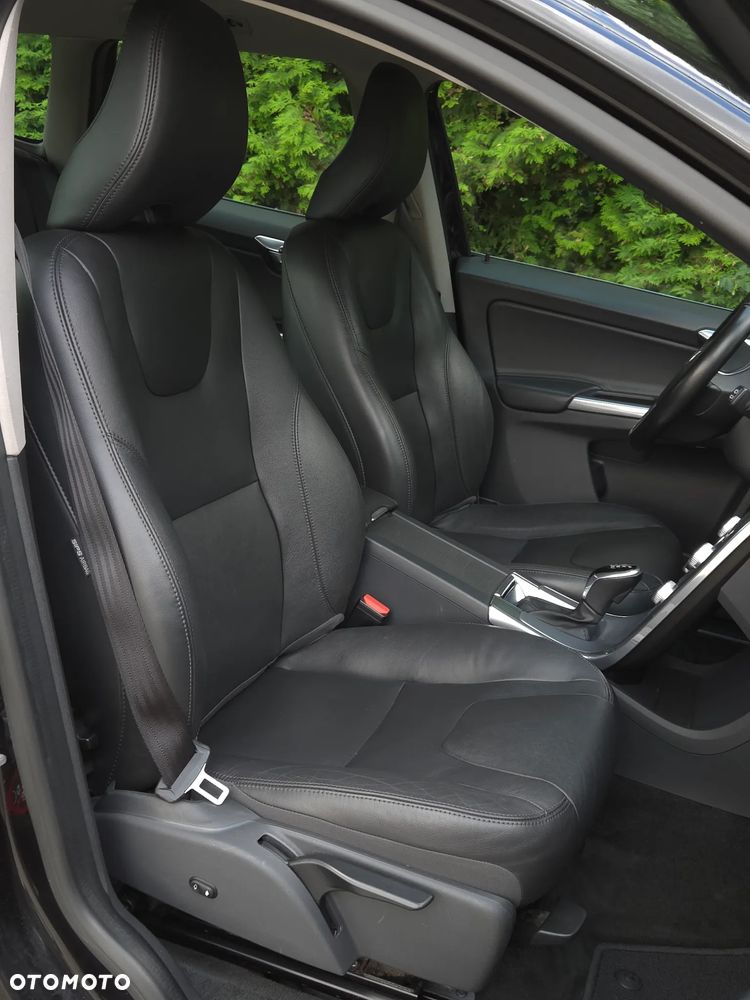 Volvo XC 60 D3 Geartronic Summum - 20