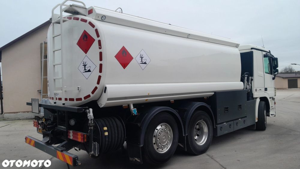 Mercedes-Benz 2548 - 5