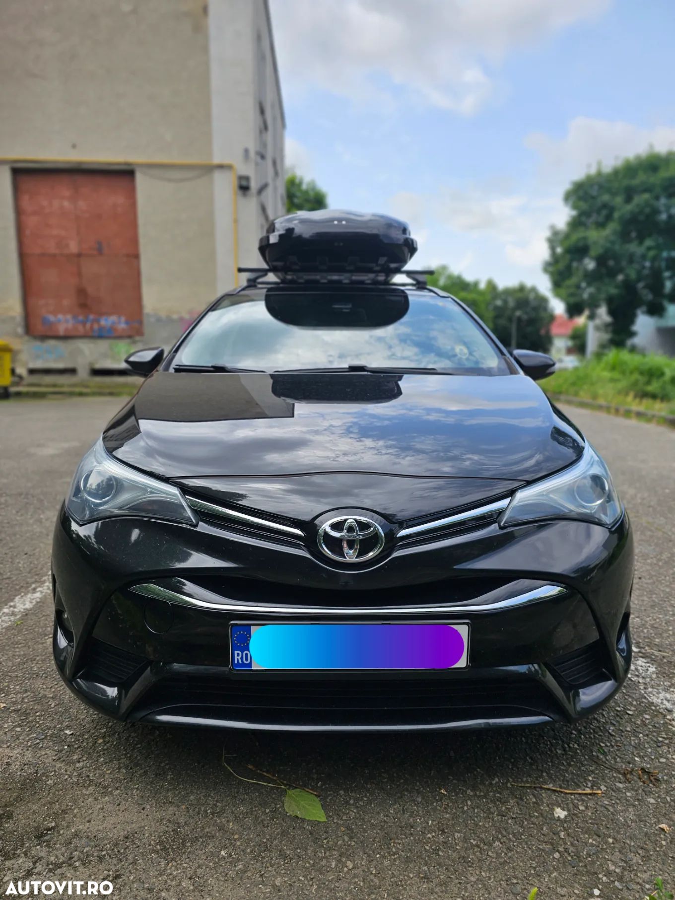 Toyota Avensis 2.0 D-4D Elegance - 1