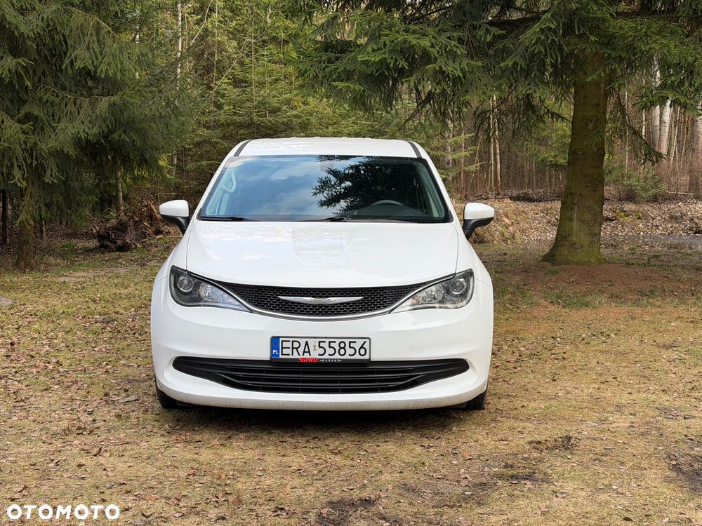 Chrysler Pacifica - 4
