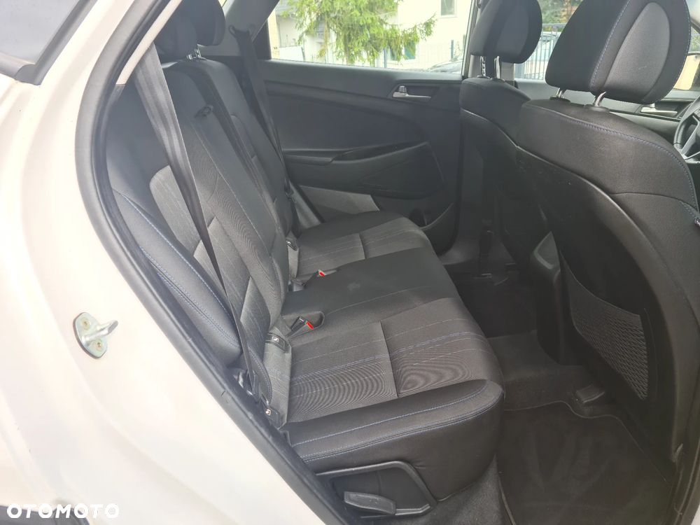 Hyundai Tucson blue 1.7 CRDi 2WD Style - 33