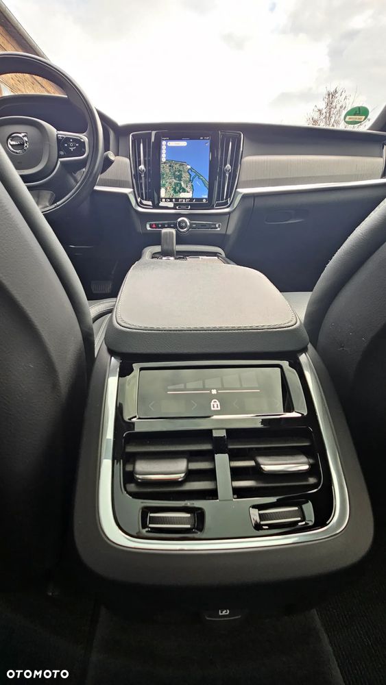 Volvo V90 Cross Country - 15