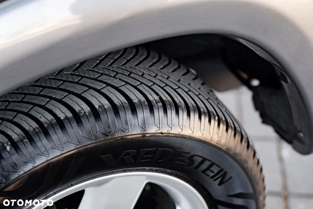 Toyota RAV4 2.0 VVT-i Sol - 9