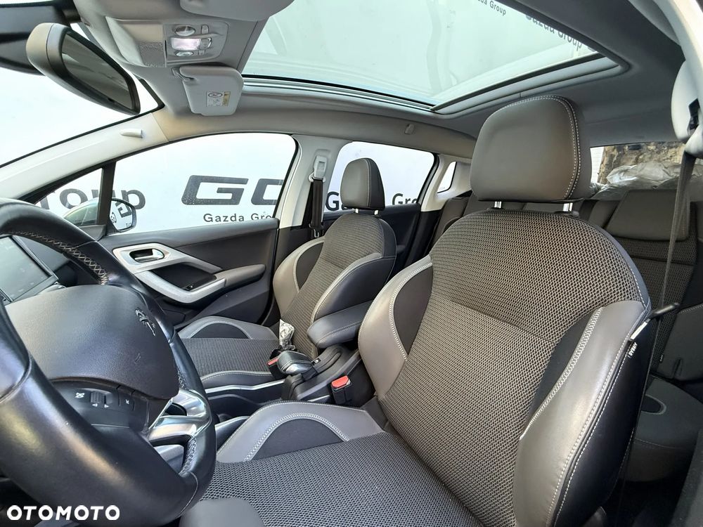 Peugeot 2008 1.2 Pure Tech Allure S&S EAT6 - 13