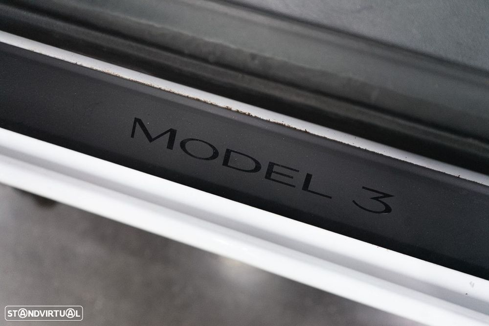 Tesla Model 3 Long-Range Dual Motor AWD - 24