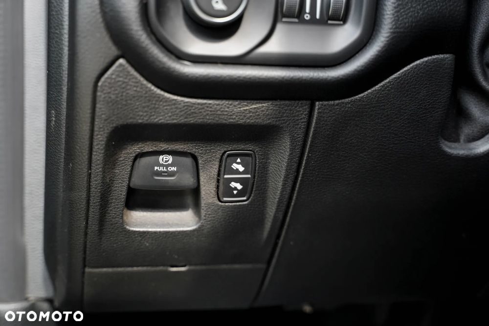 Dodge RAM 5.7 4x4 - 26