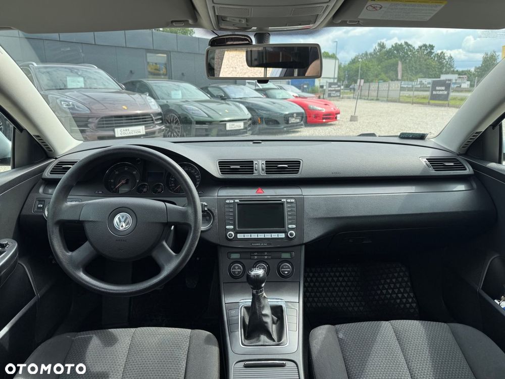 Volkswagen Passat - 13